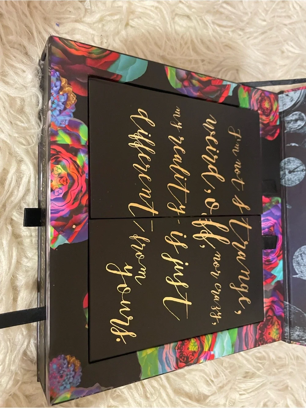 Urban Decay Alice Through the Looking Glass Eyeshadow Palette Limited Edition